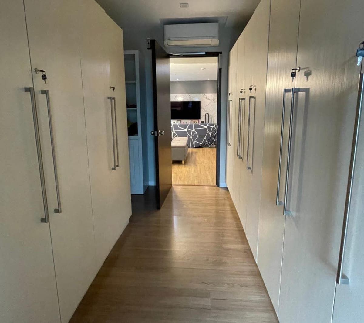 Kroma Tower, Makati for Rent - photo 1