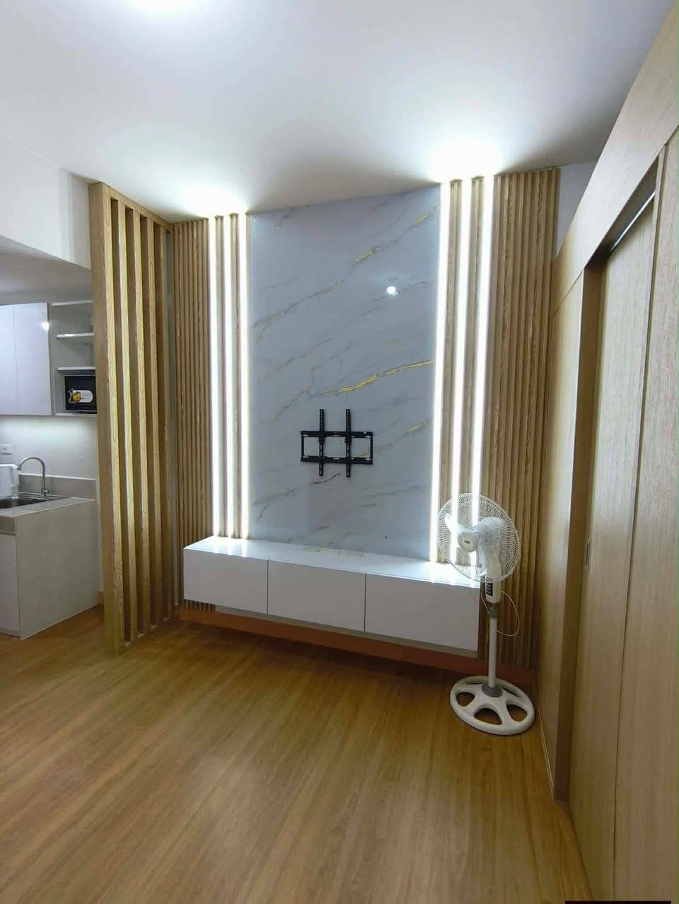 SEMI FURNISHED | 1-BEDROOM | FOR LONG TERM RENT - photo 2