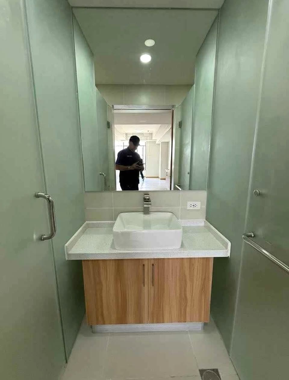 * **FOR RENT! Available now in Congressional Q.C.** - photo 3