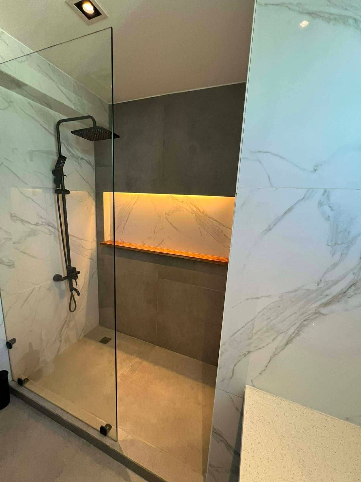 FOR LEASE: - photo 5