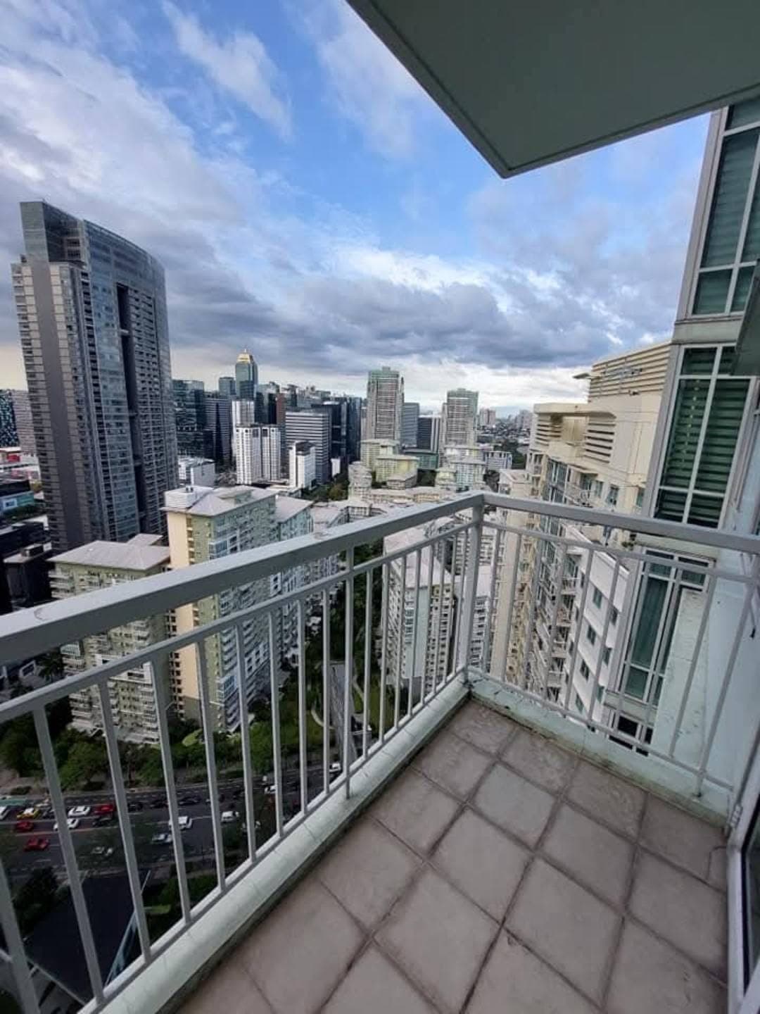 3 Bedroom w/ Parking Serendra 2 Red Oak Tower - photo 12