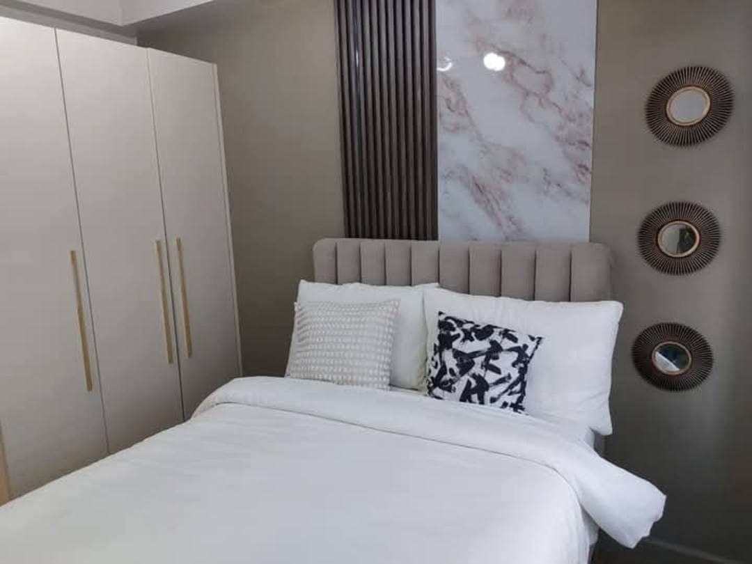 3 Bedroom w/ Parking Serendra 2 Red Oak Tower - photo 25