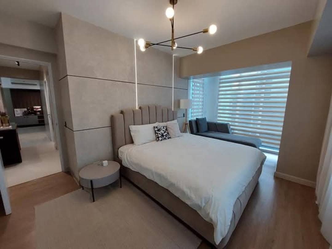 3 Bedroom w/ Parking Serendra 2 Red Oak Tower - photo 5