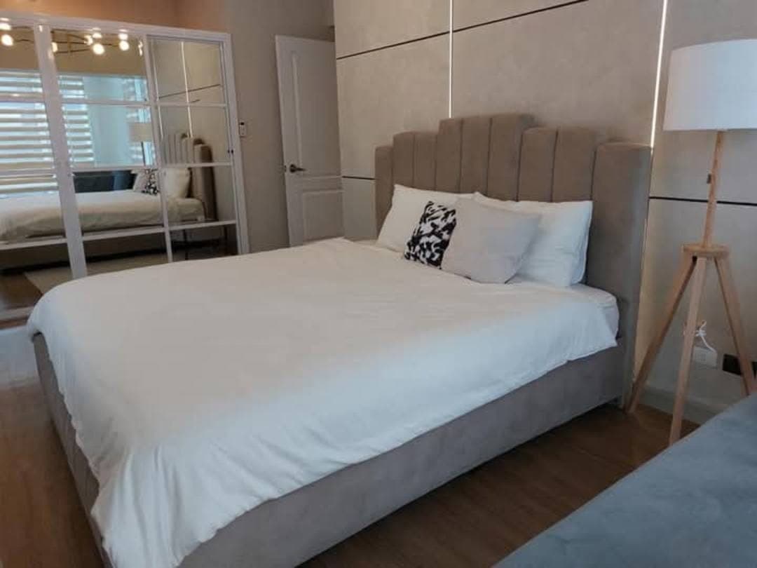 3 Bedroom w/ Parking Serendra 2 Red Oak Tower - photo 7