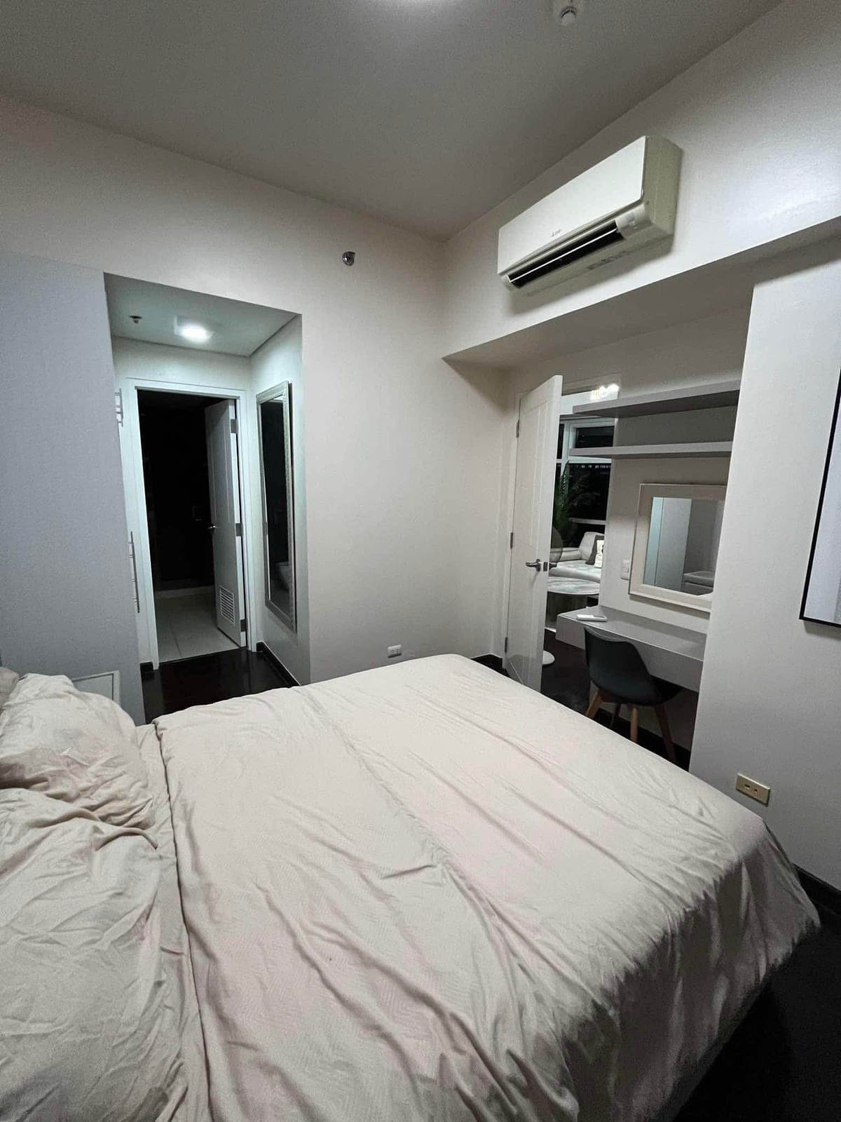 Twin Oaks Place (East Tower) - photo 1