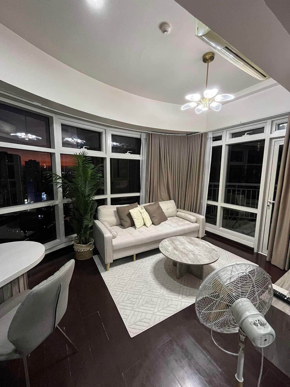 Twin Oaks Place (East Tower) - photo 5