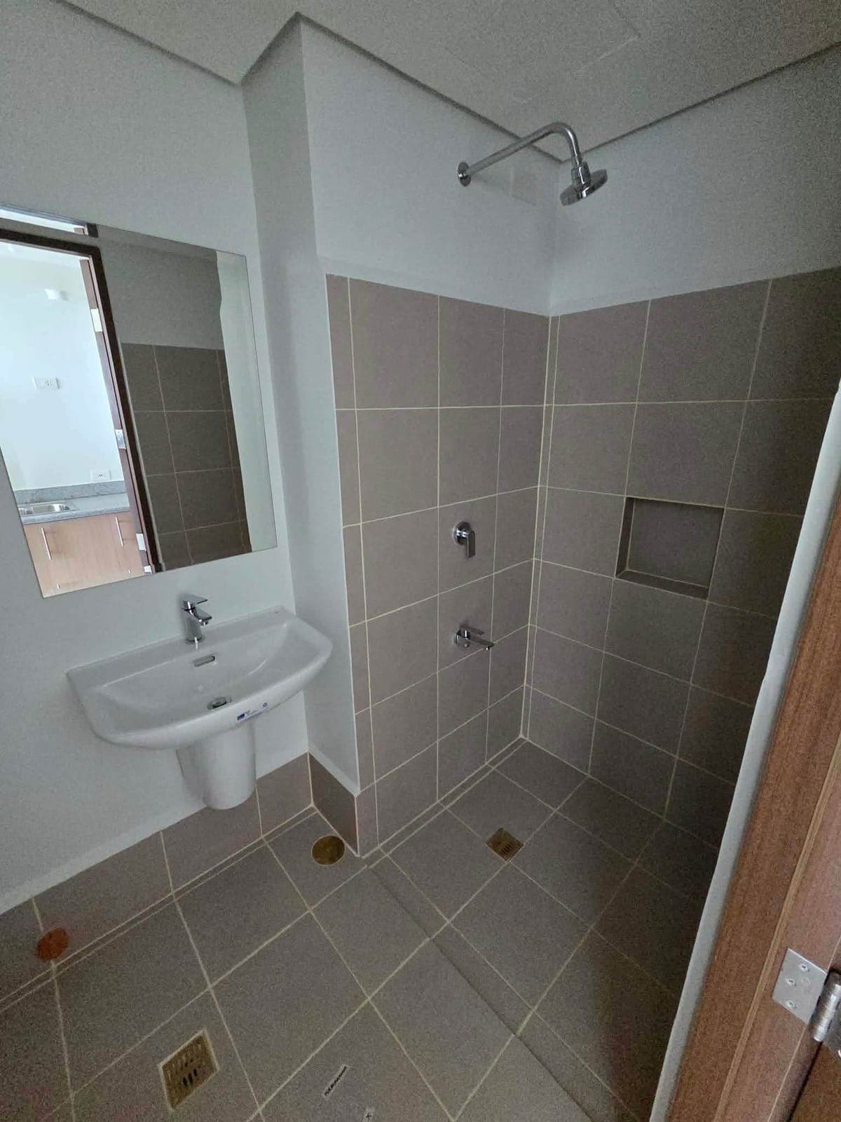 Quantum Residences (Tower 1) - photo 1