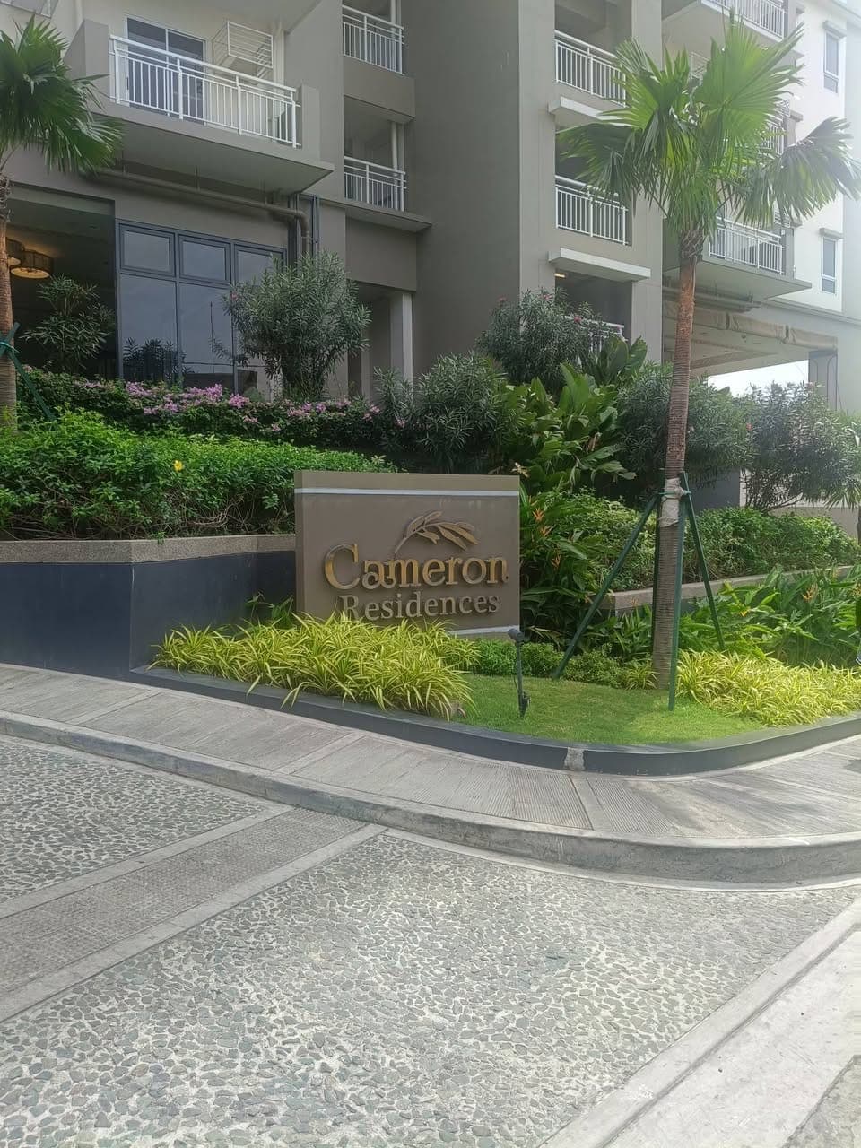 🔥 SPACIOUS CITY LIVING IN QUEZON CITY! 🔥 - photo 1