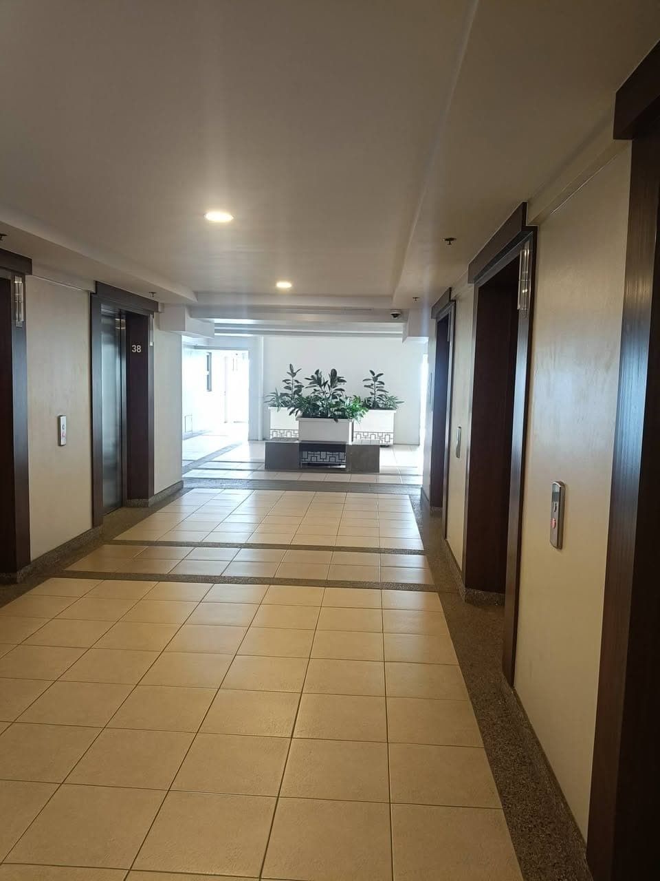 🔥 SPACIOUS CITY LIVING IN QUEZON CITY! 🔥 - photo 2