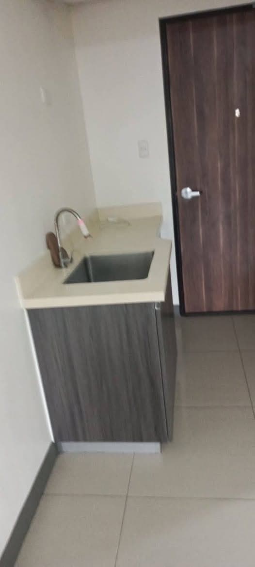 STUDIO UNIT FOR RENT NEAR PHILIPPINE HEART CENTER AND UP TECHNOHUB - photo 5