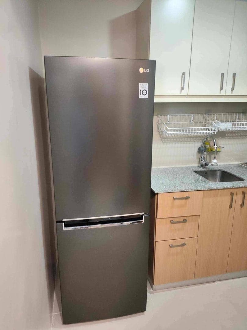 The Florence 1BR 1BA with parking for rent/sale! - photo 2