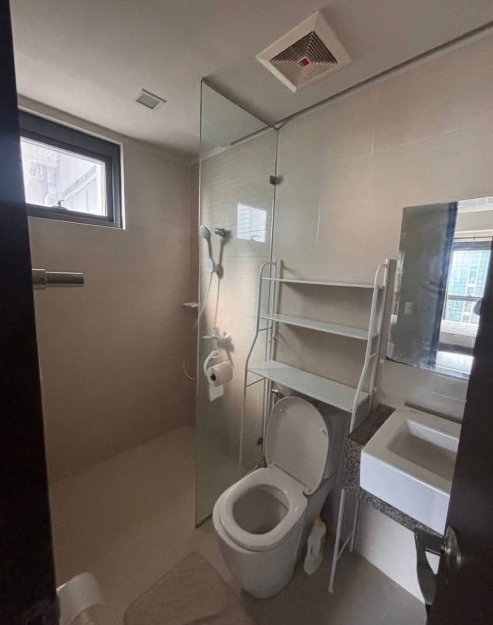 For Lease: Fully Furnished 2 Bedroom Unit at Uptown Ritz, BGC - photo 4
