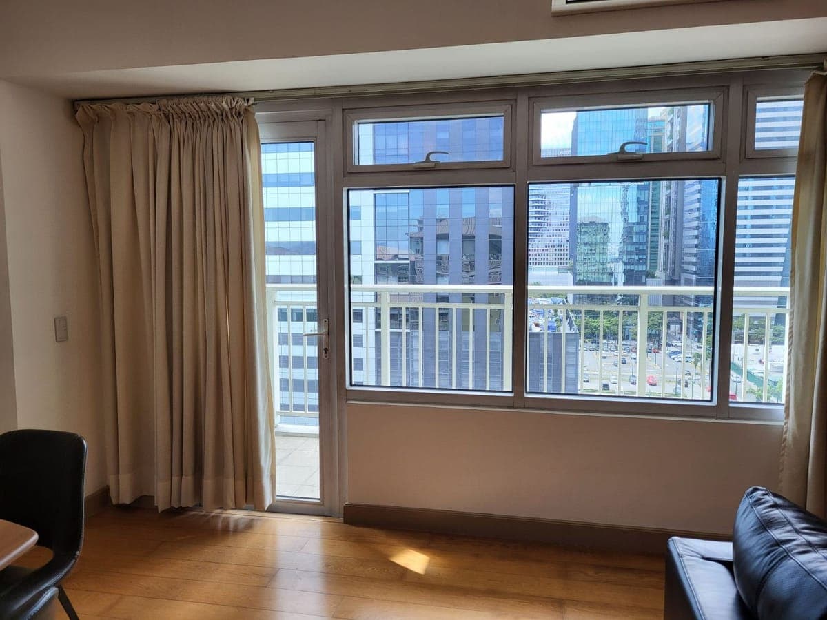 🎯 2 Bedroom Unit at One Serendra for Lease - photo 1