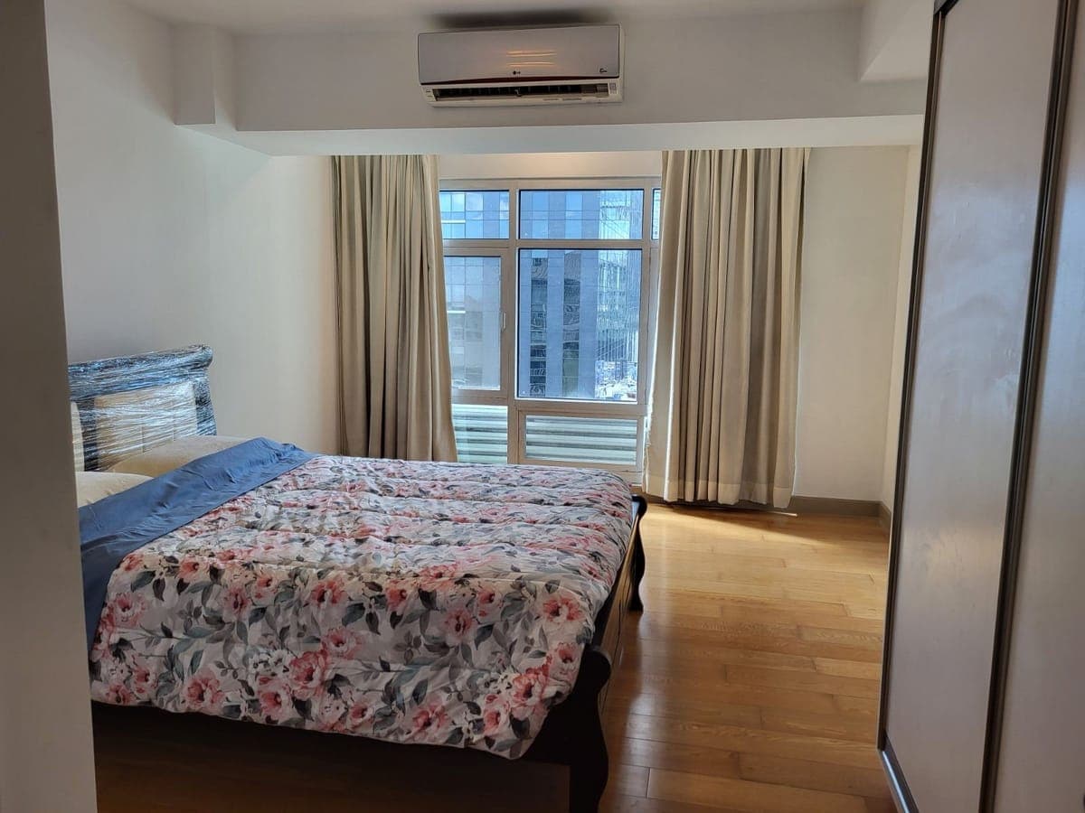 🎯 2 Bedroom Unit at One Serendra for Lease - photo 13