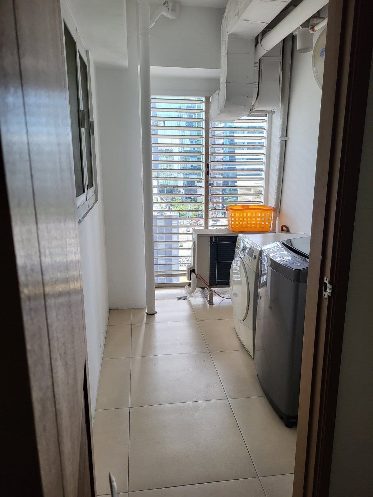 🎯 2 Bedroom Unit at One Serendra for Lease - photo 7