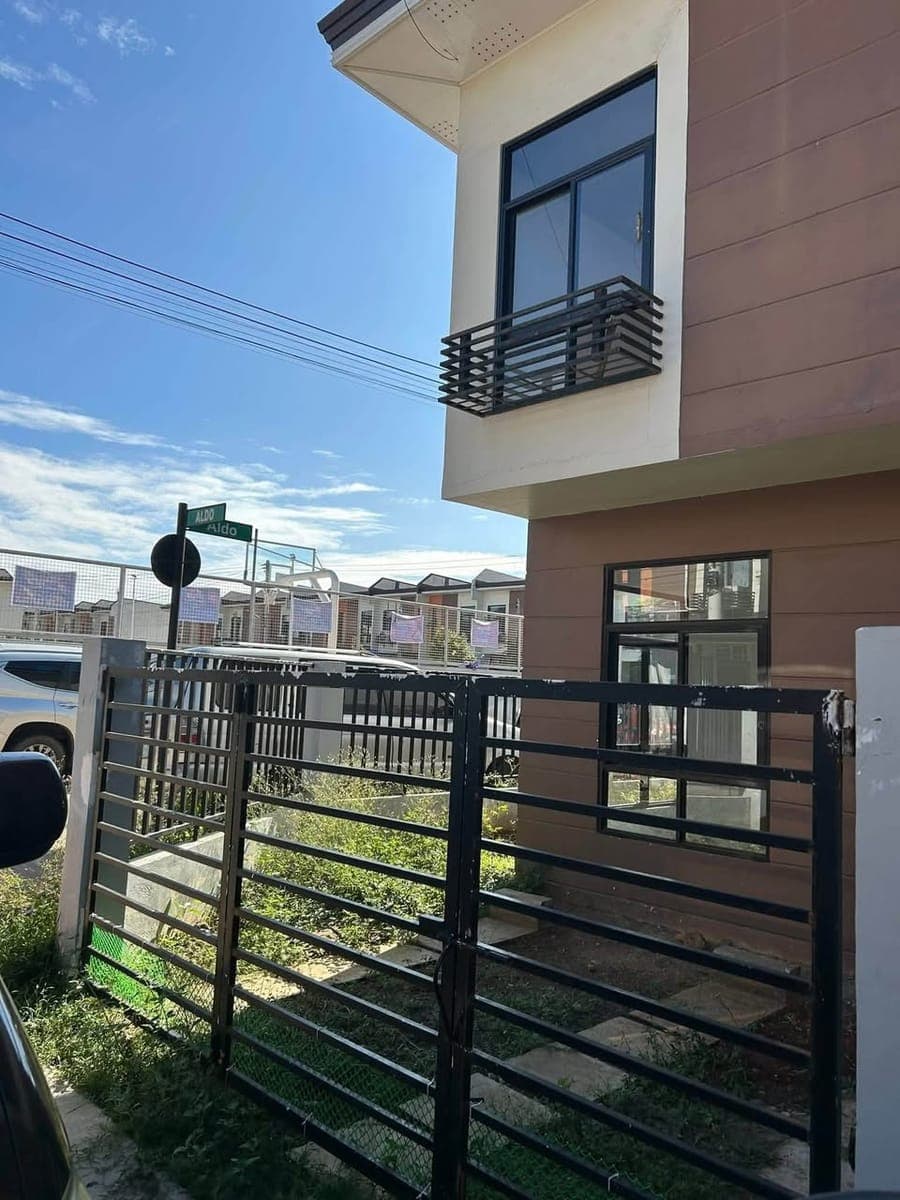 HOUSE FOR RENT – CORNER LOT - photo 1