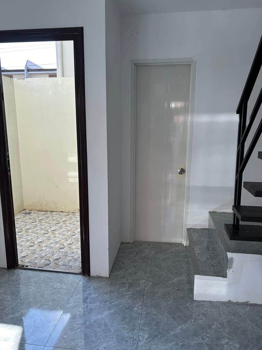 HOUSE FOR RENT – CORNER LOT - photo 2