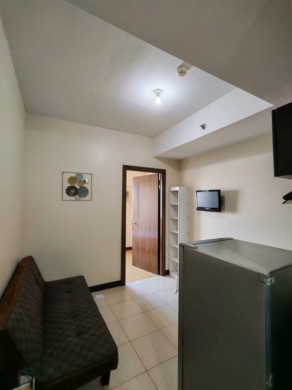 𝗔𝗳𝗳𝗼𝗿𝗱𝗮𝗯𝗹𝗲 𝗨𝗻𝗶𝘁 𝗙𝗼𝗿 𝗟𝗲𝗮𝘀𝗲 𝗮𝘁 𝗥𝗶𝗱𝗴𝗲𝘄𝗼𝗼𝗱 𝗧𝗼𝘄𝗲𝗿𝘀, 𝗧𝗮𝗴𝘂𝗶𝗴 𝗖𝗶𝘁𝘆 - photo 2