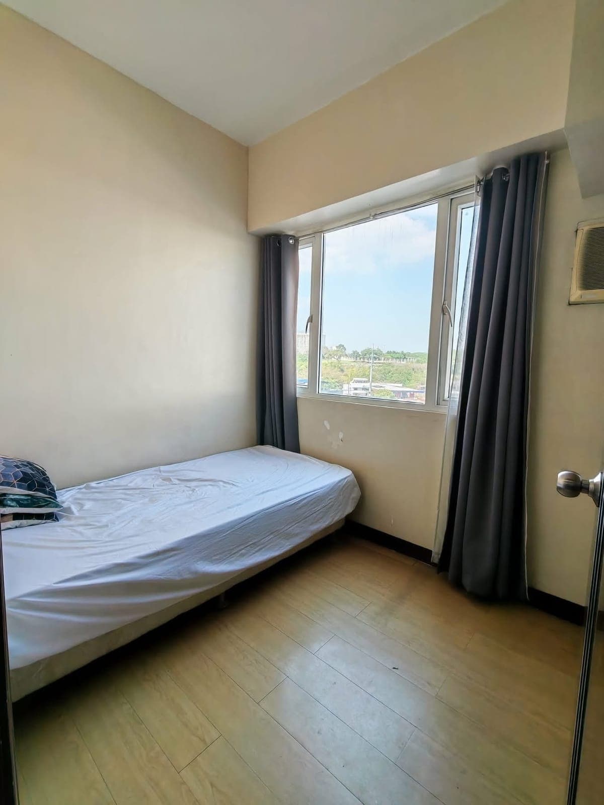 𝗔𝗳𝗳𝗼𝗿𝗱𝗮𝗯𝗹𝗲 𝗨𝗻𝗶𝘁 𝗙𝗼𝗿 𝗟𝗲𝗮𝘀𝗲 𝗮𝘁 𝗥𝗶𝗱𝗴𝗲𝘄𝗼𝗼𝗱 𝗧𝗼𝘄𝗲𝗿𝘀, 𝗧𝗮𝗴𝘂𝗶𝗴 𝗖𝗶𝘁𝘆 - photo 5