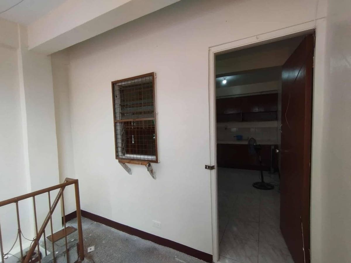 Room for Rent - photo 4