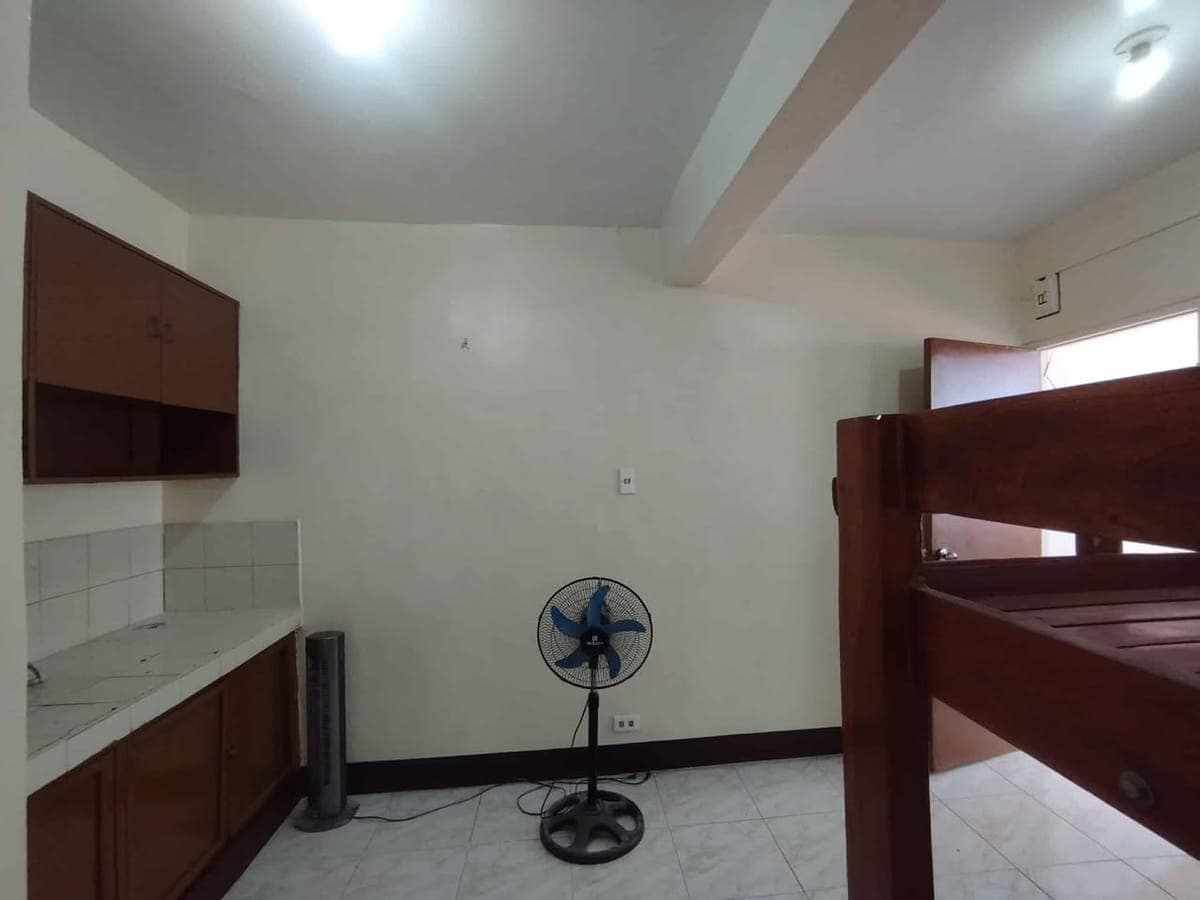 Room for Rent - photo 5