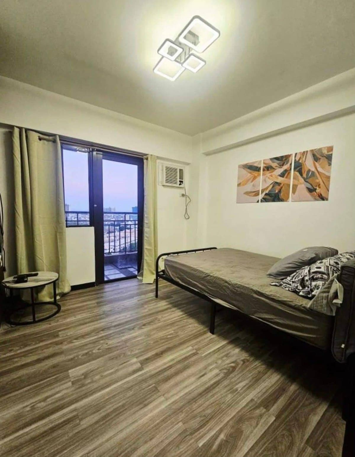 2Br in Cypress Tower Taguig for Rent (ER2108) - photo 1