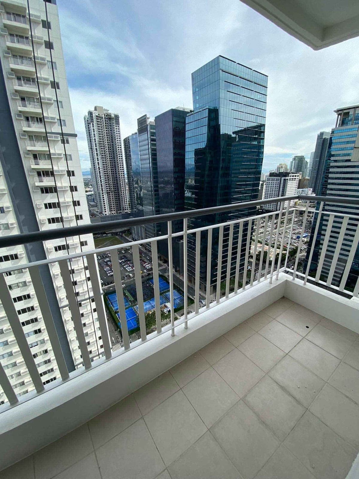 For Rent  at Avida turf  bgc tower 2 - photo 4