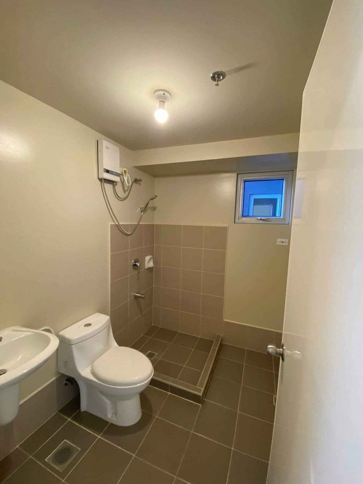 For Rent  at Avida turf  bgc tower 2 - photo 8