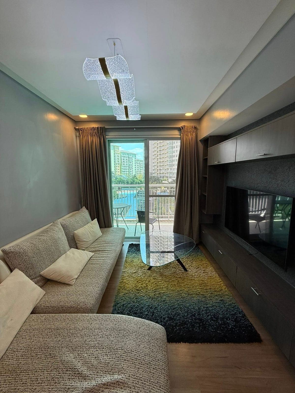 FOR LEASE | 2BR with Balcony in Two Serendra – Sequoia Tower - photo 4