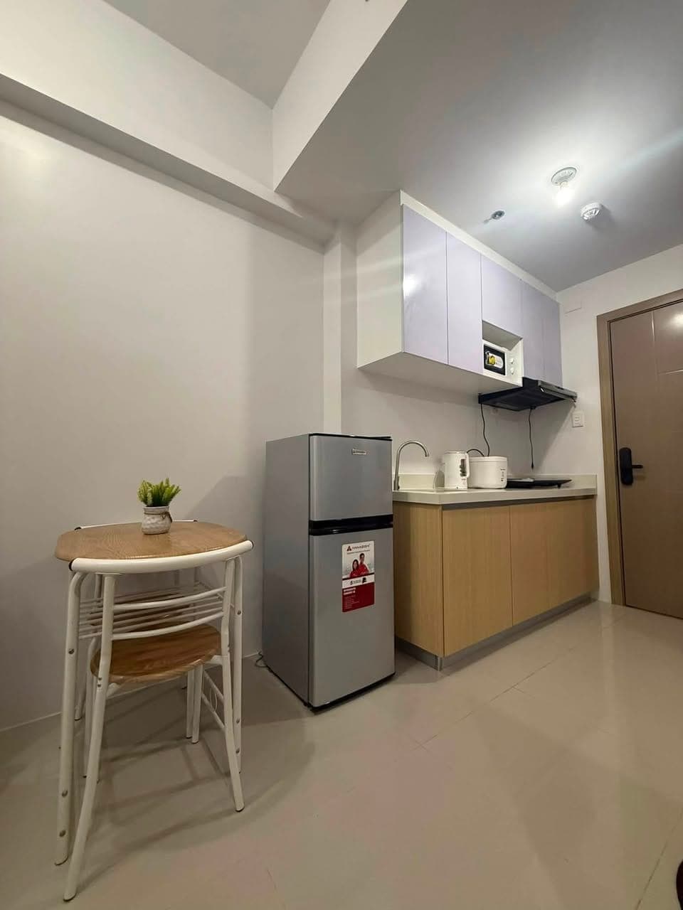 Fully Furnished Condo in Pearl Drive Commonwealth Quezon City. - photo 4