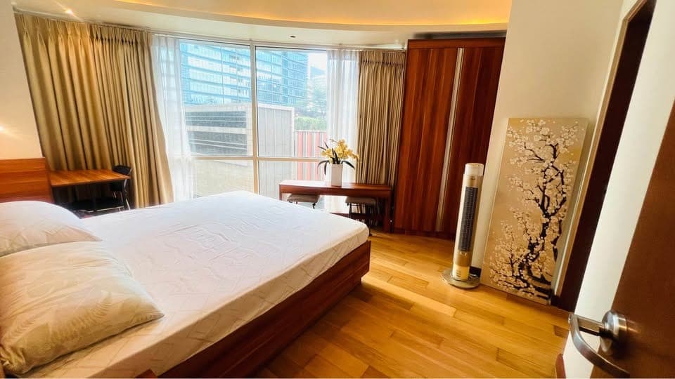 FOR LEASE - Central Parkwest - photo 2