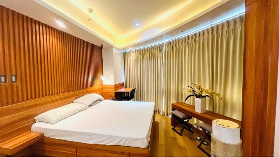 FOR LEASE - Central Parkwest - photo 5