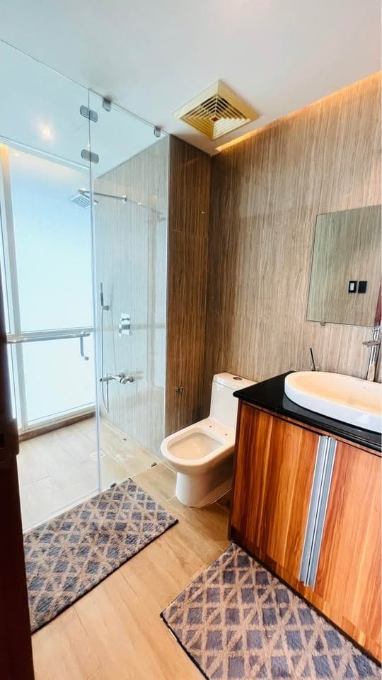 FOR LEASE - Central Parkwest - photo 10