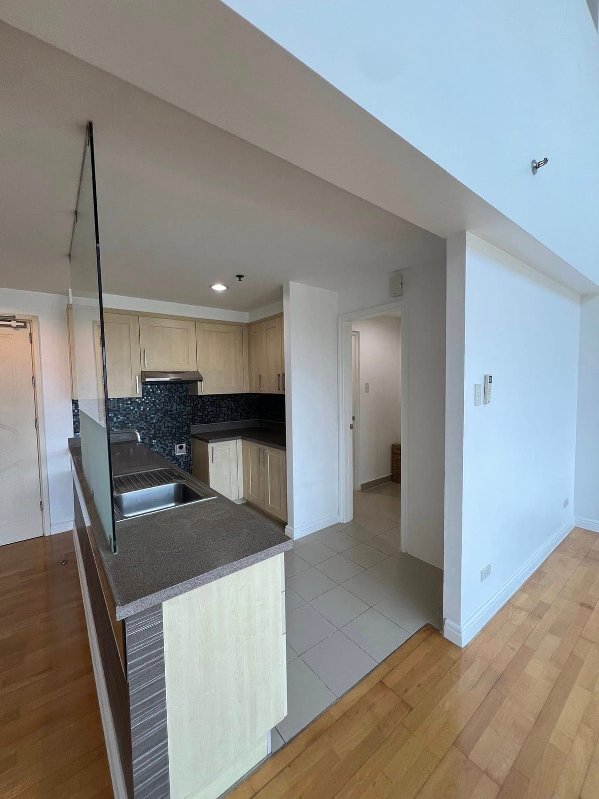 Three bedroom (3br) Unfurnished unit or Semi furnished for rent/lease in One Rockwell West tower, Rockwell Makati City - photo 3