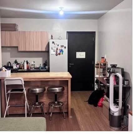 🏢 FOR RENT: 1BR w/ Balcony – Avida Turf T2 (Amenity Level) - photo 2