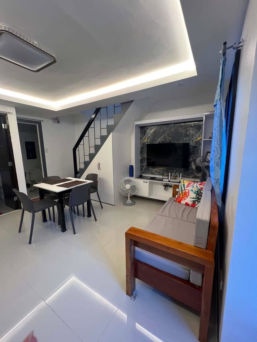 Townhouse for Rent - photo 2