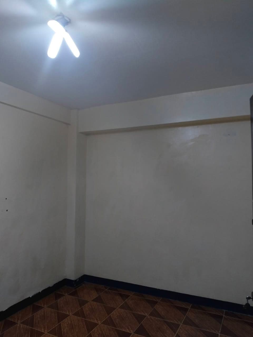 Room for rent  studio type with motor parking - photo 2