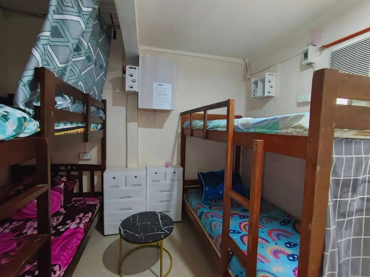 # **May few available spaces pa sa unit namin for female bedspacers!** - photo 1