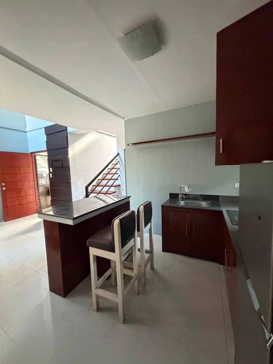 For Rent:4-5 bedrooms corner house - photo 3
