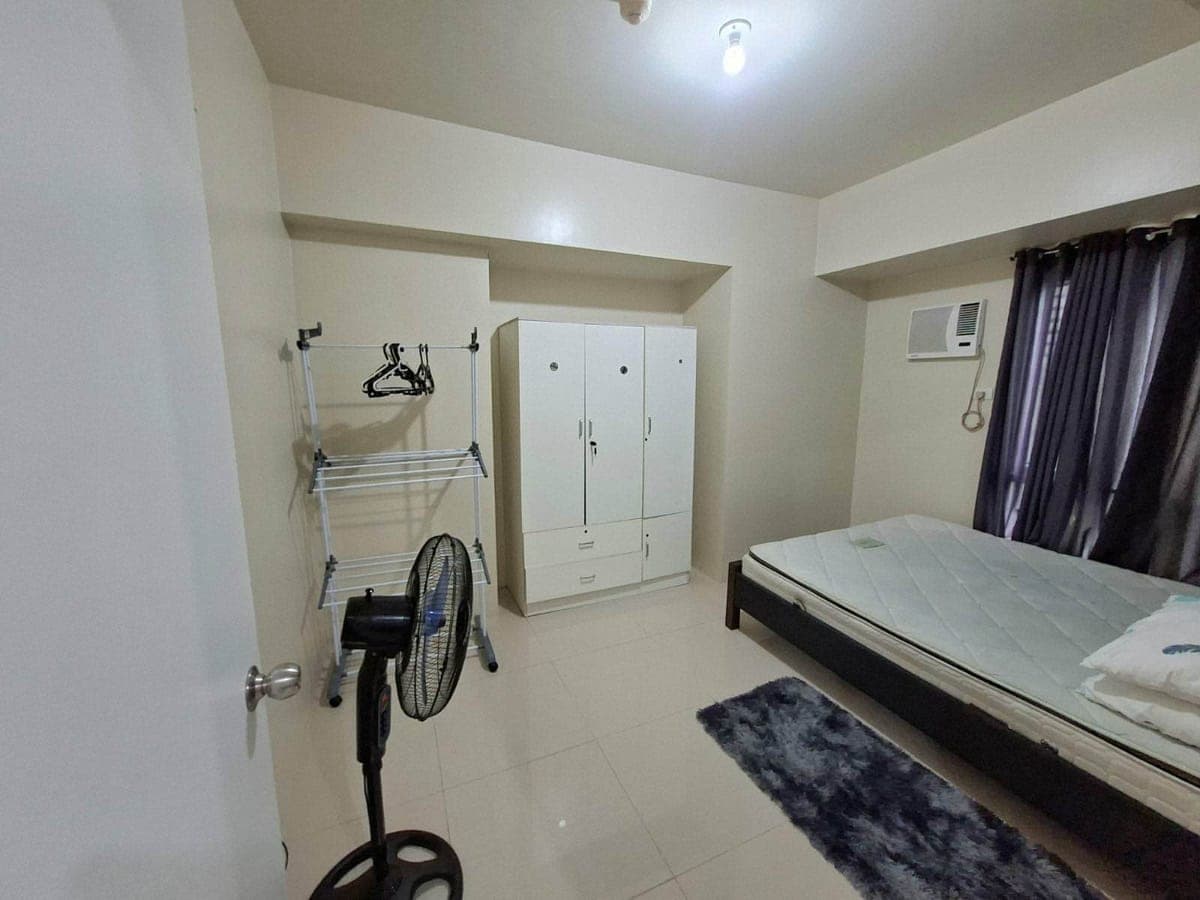 Fully furnished 8th Floor Unit - photo 3