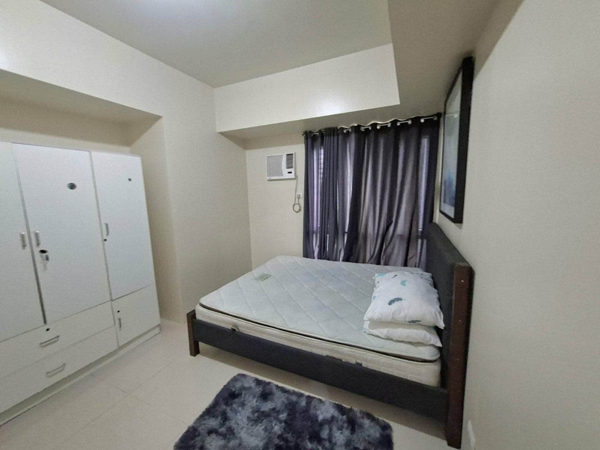 Fully furnished 8th Floor Unit - photo 4