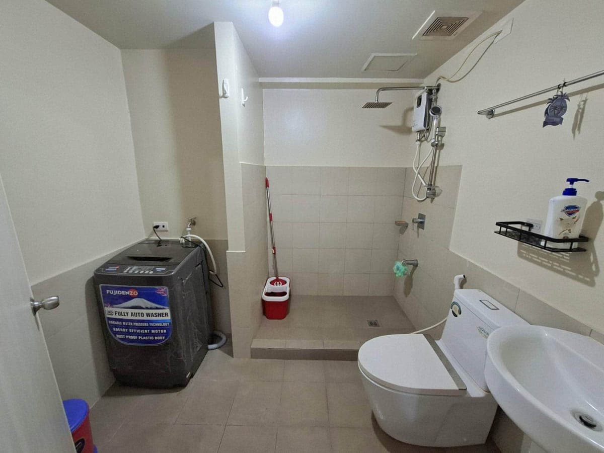 Fully furnished 8th Floor Unit - photo 8