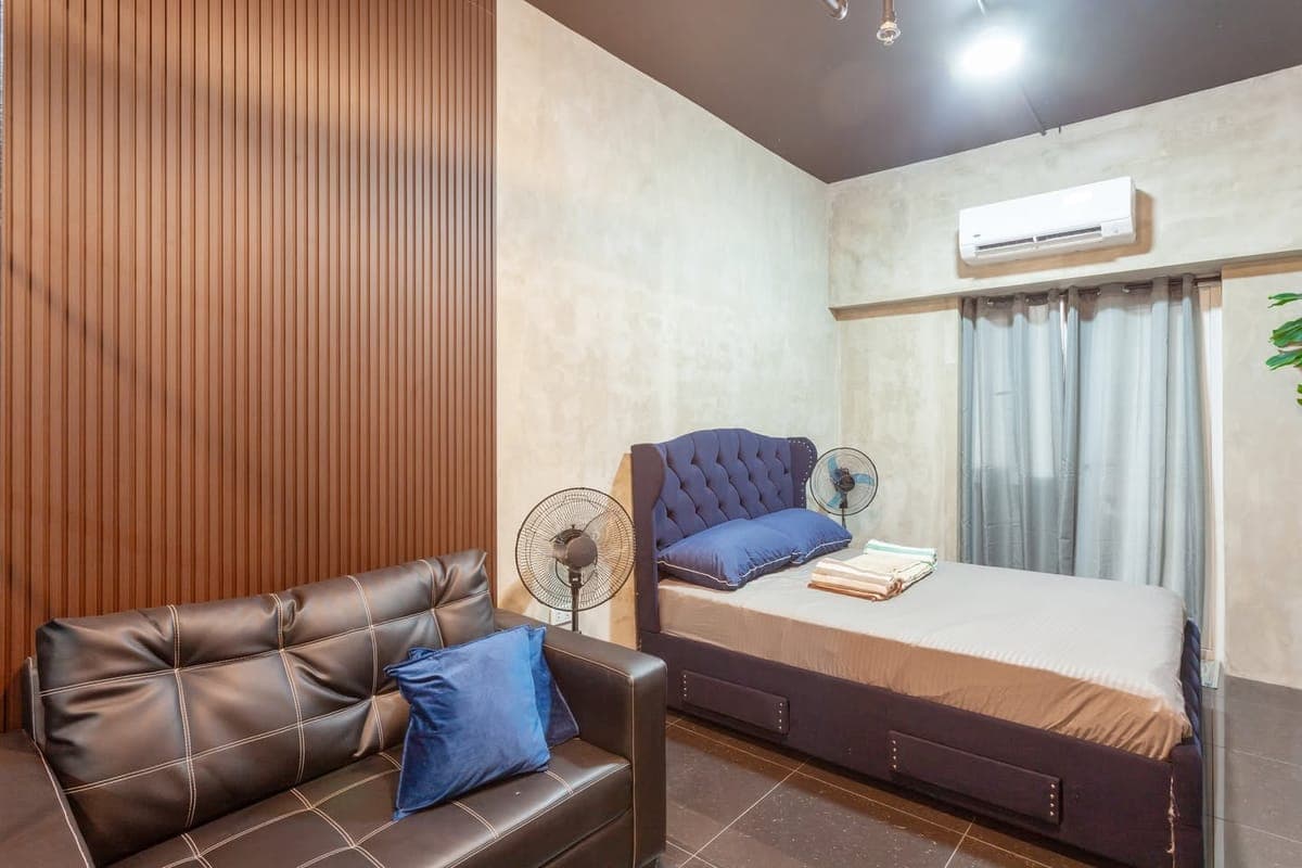 🏙 Cozy Industrial-Style Unit for Long-Term Stay - photo 2