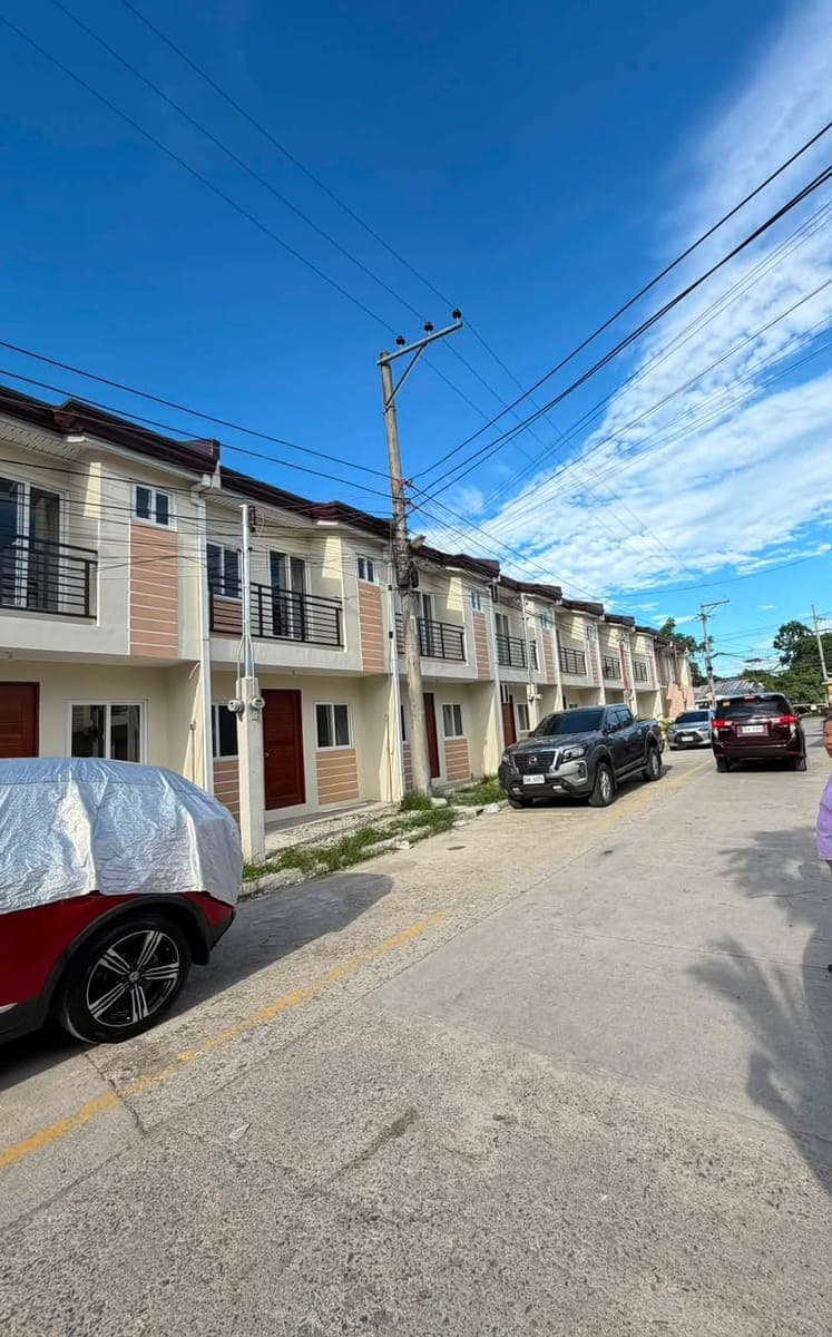✅🏡𝐇𝐎𝐔𝐒𝐄 𝐅𝐎𝐑 𝐑𝐄𝐍𝐓 𝐍𝐄𝐀𝐑 𝐈𝐍𝐃𝐈𝐀𝐍𝐀 𝐀𝐄𝐑𝐎𝐒𝐏𝐀𝐂𝐄 - 𝟑 𝐁𝐞𝐝𝐫𝐨𝐨𝐦𝐬 𝟐 𝐓... - photo 2