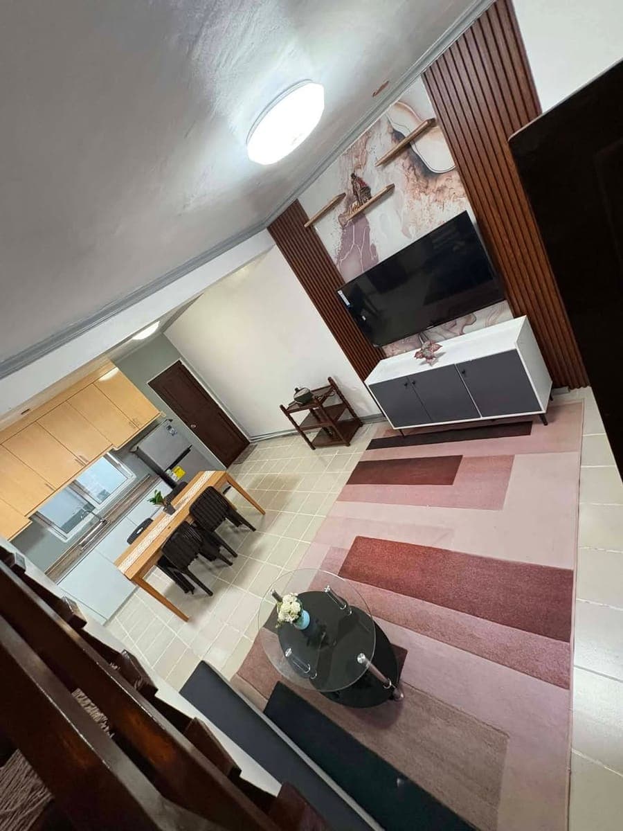 FOR RENT: 3 BEDROOMS AND 2 TOILET AND BATH - photo 1