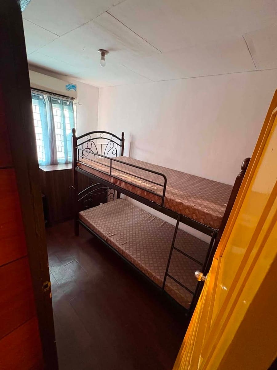 FOR RENT: 3 BEDROOMS AND 2 TOILET AND BATH - photo 3