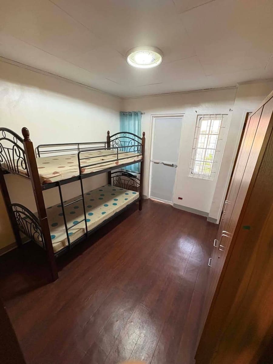 FOR RENT: 3 BEDROOMS AND 2 TOILET AND BATH - photo 4