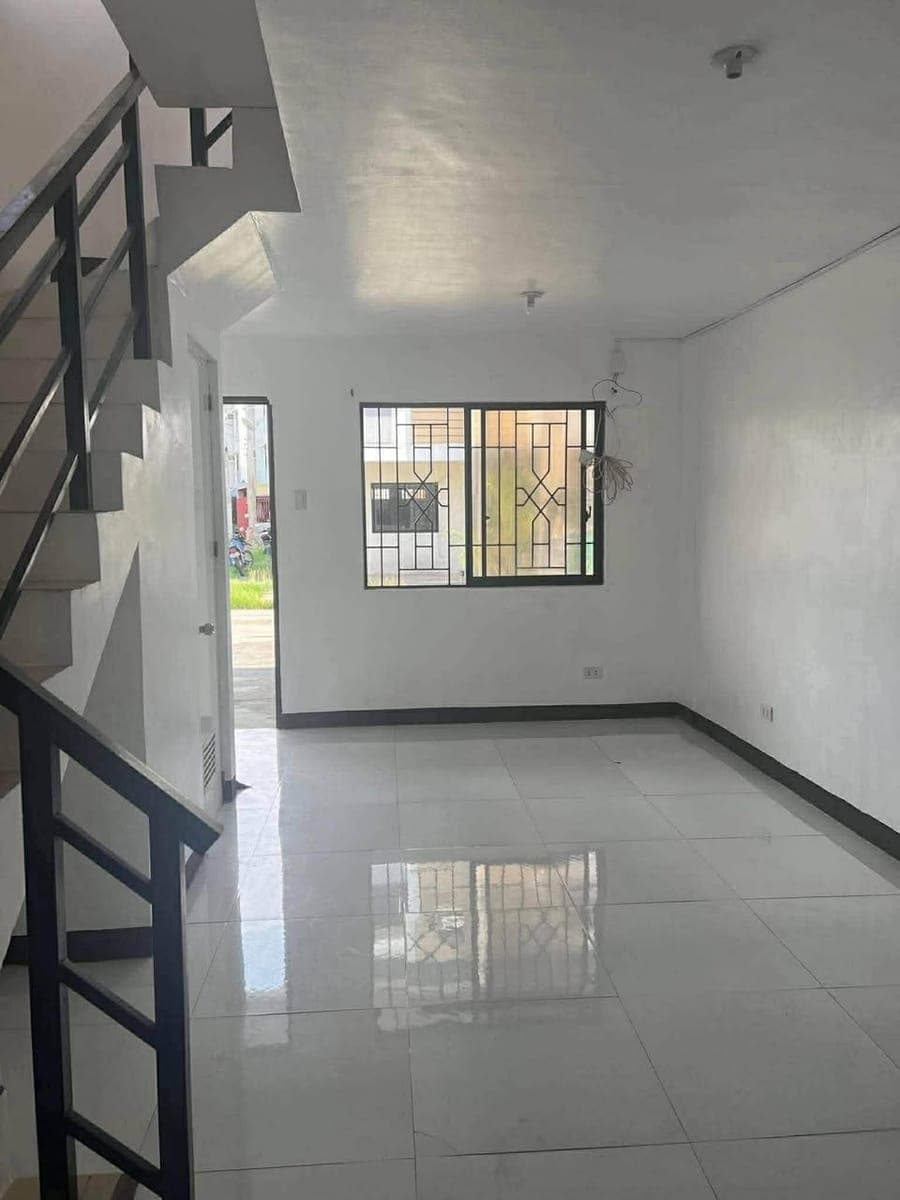 ‼️FOR RENT‼️  CORNER HOUSE AND LOT - photo 3
