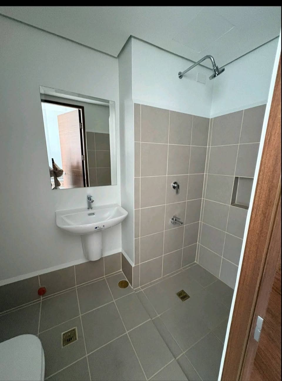 ‼️Newly Turned-over Studio Bare  Unit For Rent ‼️ QUANTUM RESIDENCES - photo 3