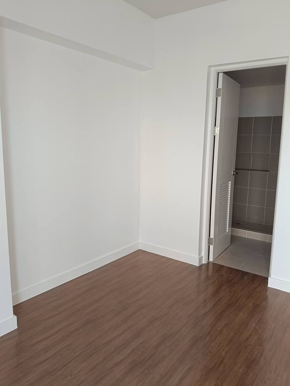 🔥 SPACIOUS CITY LIVING IN QUEZON CITY! 🔥 - photo 3